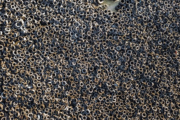 How Does Early-Life Exposure to Urban Air Pollution Impact Adolescent Lung Development?